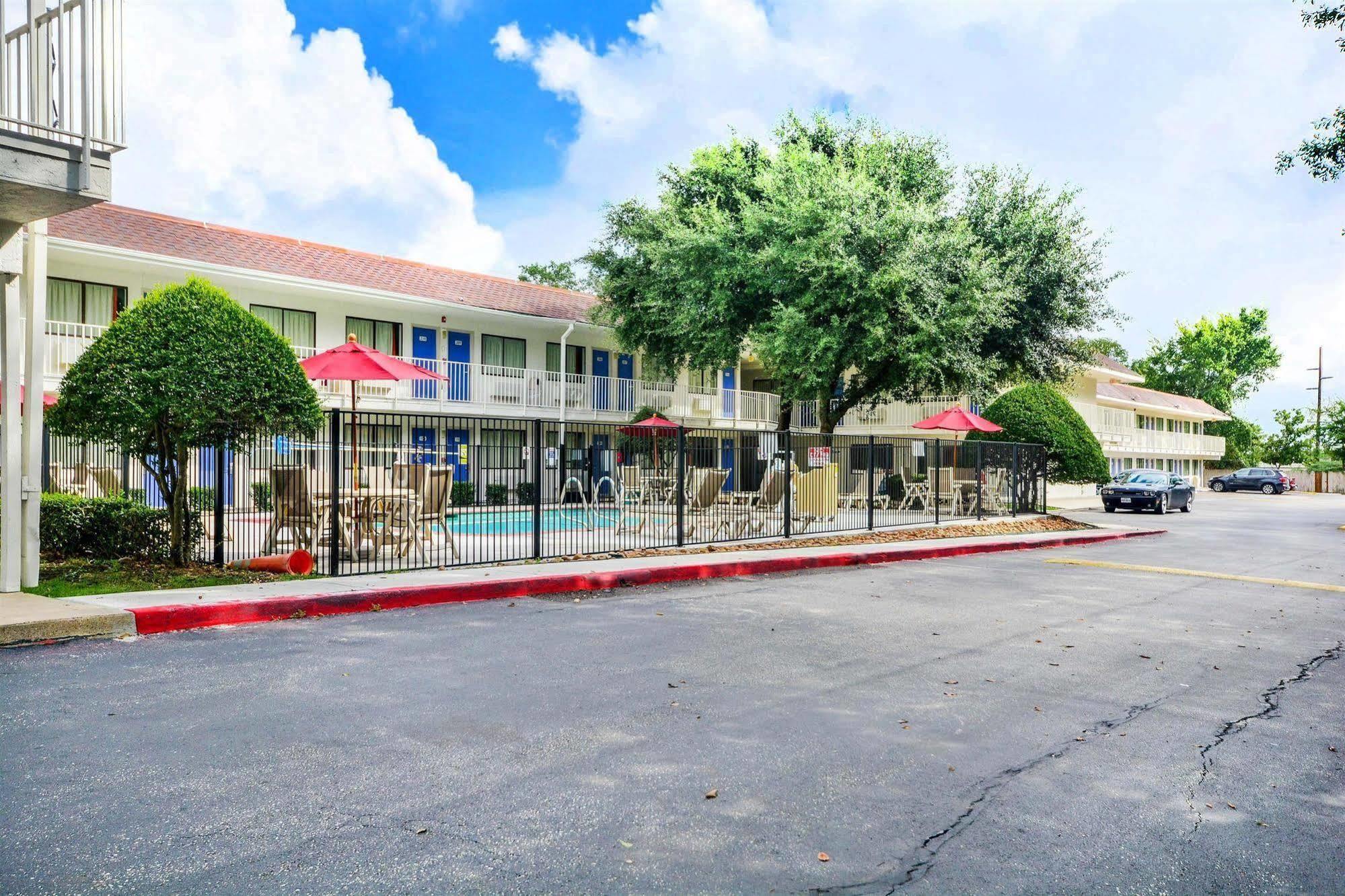 Motel 6-Huntsville, Tx Luaran gambar